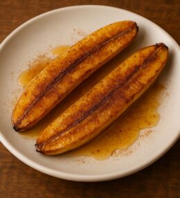 Banana Assada com Canela e Mel Caseiro